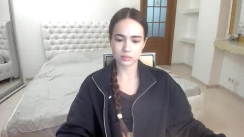 Snapshot of mmm_bananaa_ chatting on February 2, 5:26 pm Beata online show from February 2, 5:26 pm