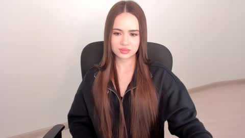 Snapshot of mmm_bananaa_ chatting on February 14, 12:57 pm Beata online show from February 14, 12:57 pm