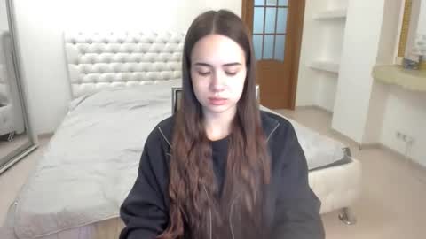 Snapshot of mmm_bananaa_ chatting on January 22, 5:49 pm Beata online show from January 22, 5:49 pm