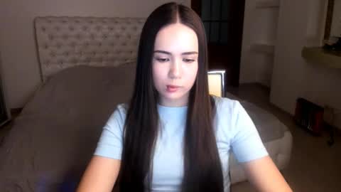 Snapshot of mmm_bananaa_ chatting on February 11, 9:25 pm Beata online show from February 11, 9:25 pm