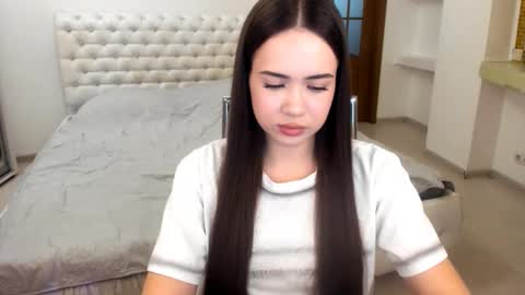 Snapshot of mmm_bananaa_ chatting on February 8, 4:36 pm Beata online show from February 8, 4:36 pm