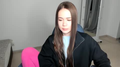Snapshot of mmm_bananaa_ chatting on February 23, 4:35 pm Beata online show from February 23, 4:35 pm