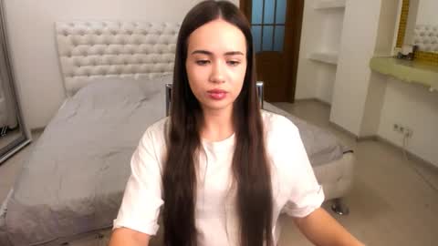 Snapshot of mmm_bananaa_ chatting on February 10, 7:07 pm Beata online show from February 10, 7:07 pm