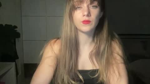 Snapshot of mmminnie chatting on January 27, 6:20 pm mmminnie online show from January 27, 6:20 pm