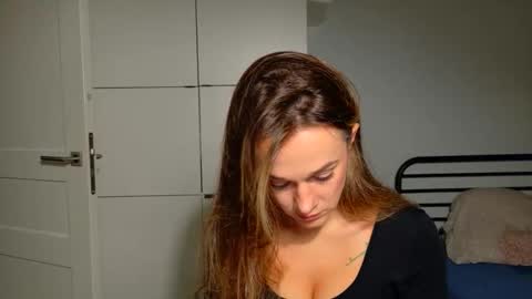 mmminnie online show from November 17, 4:09 pm