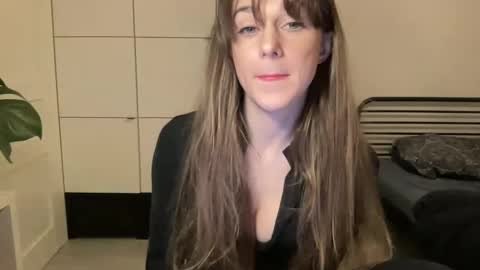 Snapshot of mmminnie chatting on March 1, 6:11 pm mmminnie online show from March 1, 6:11 pm