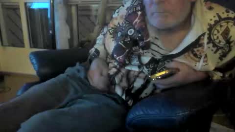 mmollerteigum online show from November 4, 3:57 pm