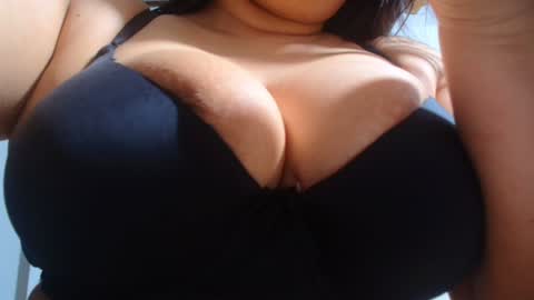 Snapshot of moan_sex1 chatting on December 22, 9:55 am Catalina online show from December 22, 9:55 am