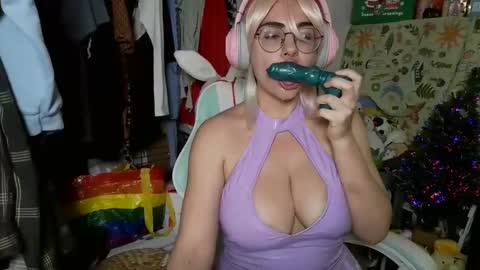 The Mochi Rainbow Variety Show online show from December 31, 8:23 pm