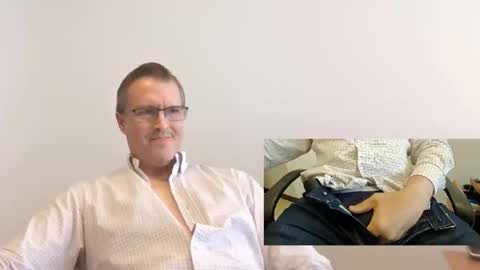 Moe online show from November 6, 8:01 pm