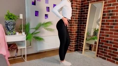 Kylie online show from September 22, 7:29 pm