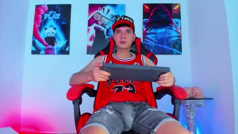 moises_23cm online show from September 23, 8:59 pm