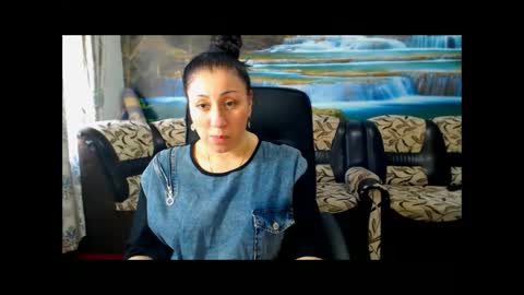Snapshot of moistmady chatting on March 9, 8:18 am moistmady online show from March 9, 8:18 am