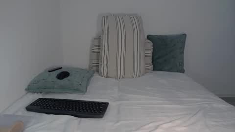 Snapshot of mojjo_erika chatting on September 16, 7:55 am erika online show from September 16, 7:55 am
