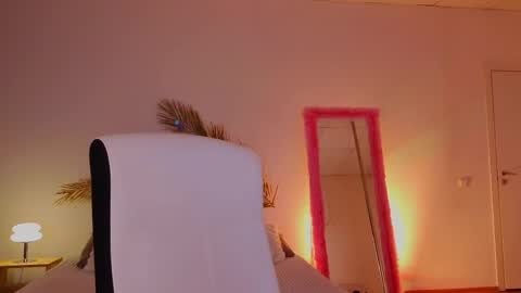 Snapshot of mol1y_kitten chatting on February 13, 9:28 pm Molly online show from February 13, 9:28 pm