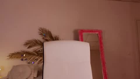 Snapshot of mol1y_kitten chatting on February 17, 3:55 pm Molly online show from February 17, 3:55 pm