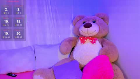 M o L l i E  online show from November 15, 7:04 pm