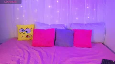 M o L l i E  online show from October 21, 10:02 pm