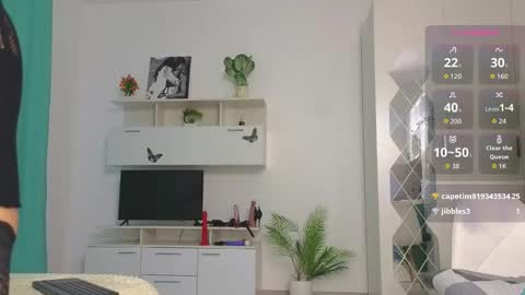 Snapshot of molliblum chatting on September 12, 2:41 pm molliblum online show from September 12, 2:41 pm