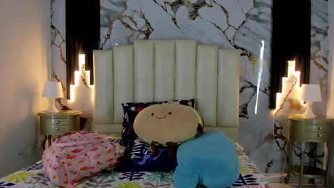 Hey Guys  Im Mollie online show from October 8, 12:33 pm