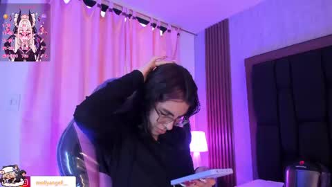 Molly online show from August 1, 4:41 pm