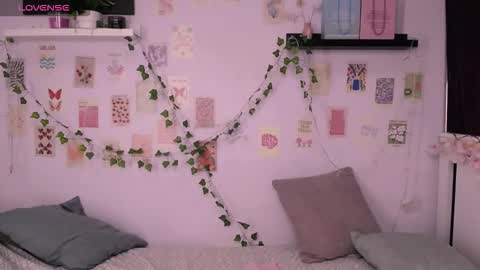 molly_kisss online show from October 5, 10:01 am