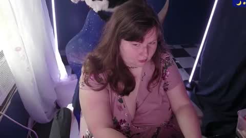 molly_moons online show from October 1, 3:00 pm
