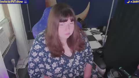 Snapshot of molly_moons chatting on September 14, 8:43 pm molly_moons online show from September 14, 8:43 pm