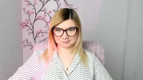 Molly online show from February 23, 12:51 pm