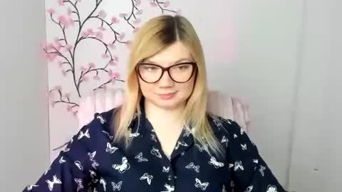 Molly online show from March 16, 12:20 pm