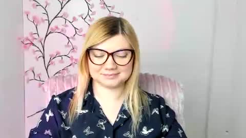 Molly online show from February 4, 1:15 pm