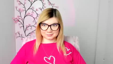 Molly online show from February 25, 12:53 pm