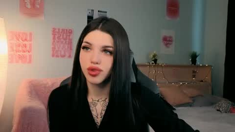 Molly online show from May 9, 5:13 am