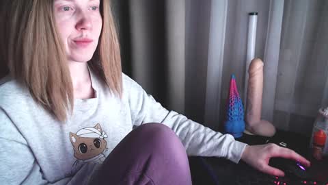 I have new photos come and see with love Molly online show from February 6, 12:33 am