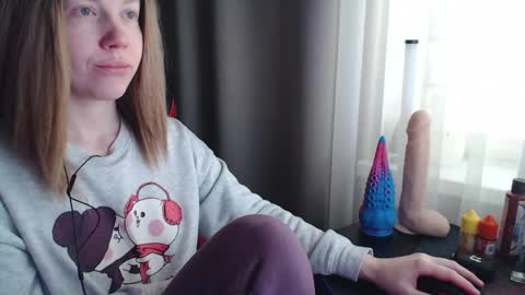 I have new photos come and see with love Molly online show from February 16, 12:43 pm
