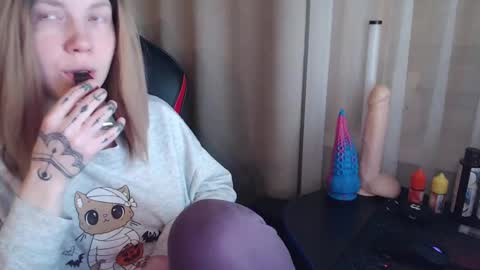 I have new photos come and see with love Molly online show from February 17, 5:44 pm