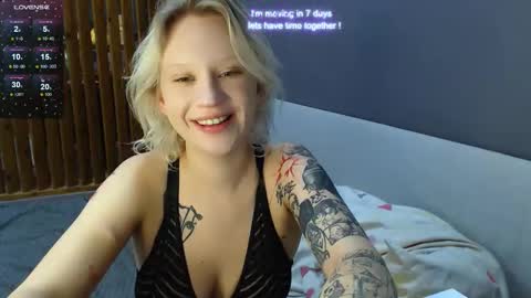 Snapshot of molly_smolly_ chatting on January 25, 8:10 pm lo online show from January 25, 8:10 pm
