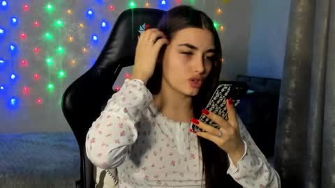 Molly online show from January 13, 9:00 pm