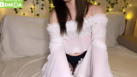 Molly online show from April 9, 2:01 pm