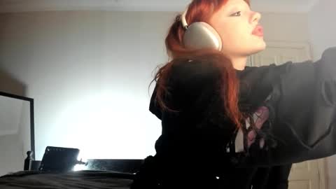 Snapshot of mollycodle chatting on February 28, 4:10 pm Goddess Katherine online show from February 28, 4:10 pm