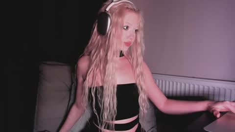 Snapshot of mollycodle chatting on January 26, 5:44 pm Goddess Katherine online show from January 26, 5:44 pm
