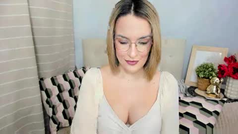 MollyCrazy online show from February 8, 1:03 pm