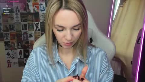 Molly online show from October 17, 1:20 am