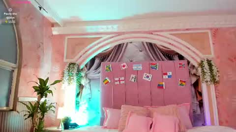 MollyDoll online show from June 24, 11:39 am
