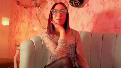 Molly Evanss online show from October 28, 4:19 pm