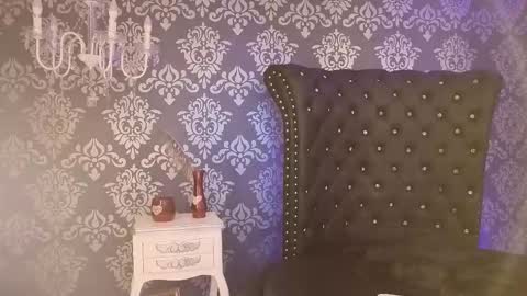 Snapshot of mollyevanss1 chatting on September 15, 2:29 pm Molly Evanss online show from September 15, 2:29 pm