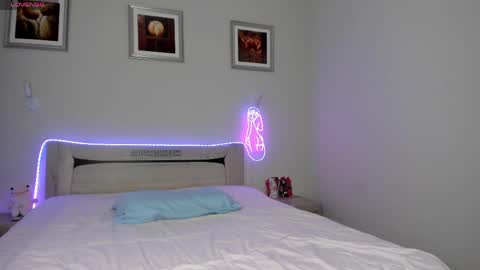 mollylly823 online show from May 4, 8:43 am