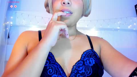 molly online show from December 6, 10:57 pm