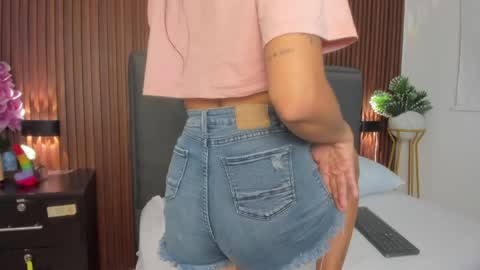 mollylove_ online show from May 14, 7:34 pm