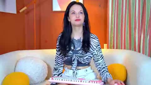 Snapshot of mollymillsen chatting on September 12, 6:43 pm Molly online show from September 12, 6:43 pm